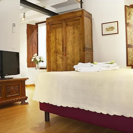 ファームステイ Casa Del Portico Mezzegra